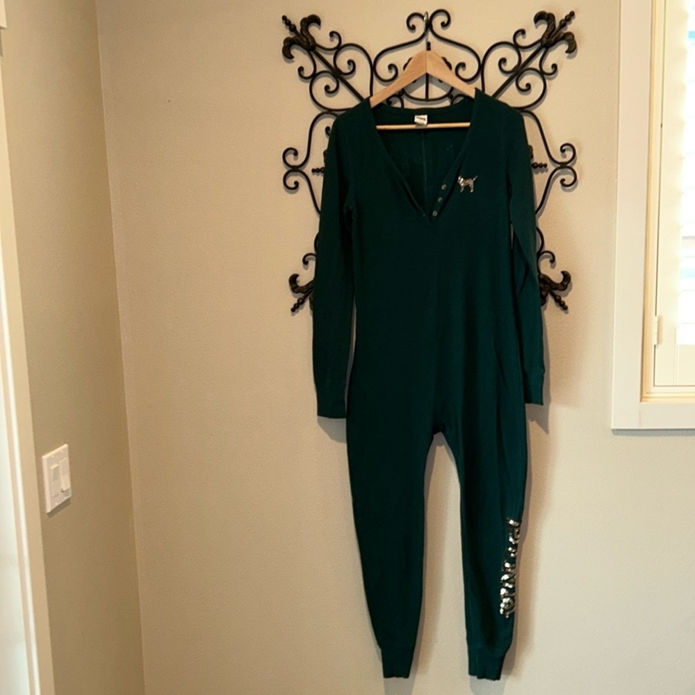 PINK BY VICTORIA SECRET "HAPPY HOLLA DAYS" SEQUINED ONE PIECE PAJAMAS LONG JOHNS